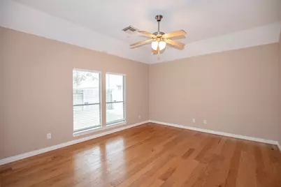 2747 Villa Bella Court, League City, TX 77573 - Photo 18