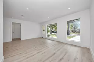 2318 Hialeah Dr, Houston, TX 77018 - Photo 12