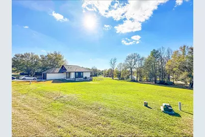 4 Lakecrest Lane, Huntsville, TX 77340 - Photo 2