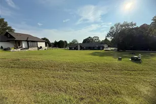 4 Lakecrest Ln, Huntsville, TX 77340 - Photo 1