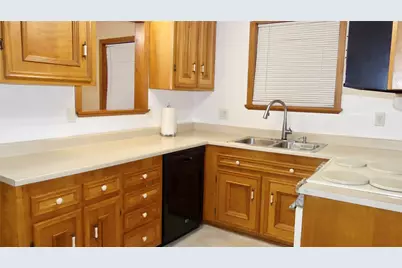 801 19th Avenue N, Texas City, TX 77590 - Photo 10