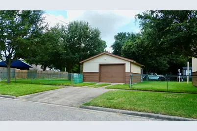 801 19th Avenue N, Texas City, TX 77590 - Photo 28
