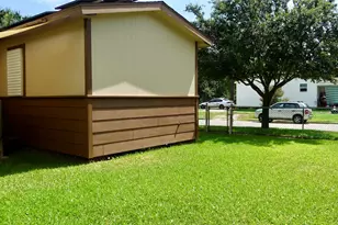 801 19th Ave N, Texas City, TX 77590 - Photo 24
