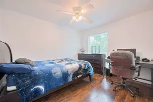 10174 Beekman Pl Dr, Houston, TX 77043 - Photo 14