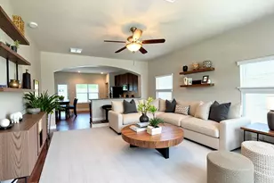 44 Woodland Hills Dr, Conroe, TX 77303 - Photo 2