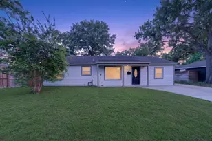 1707 W 43rd St, Houston, TX 77018 - Photo 2