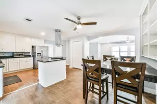 9101 Lazy Ln, Hitchcock, TX 77563 - Photo 6