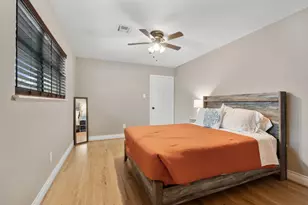 5719 Capello Dr, Houston, TX 77035 - Photo 32