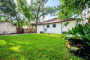 1934 Hawthorne, Houston, TX 77098 - Photo 16