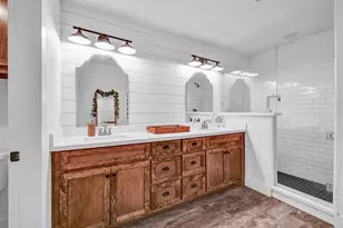 206 Southern Oaks Dr, Lake Jackson, TX 77566 - Photo 8