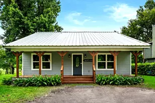 401 Lazy River Ln, Mont Belvieu, TX 77523 - Photo 2