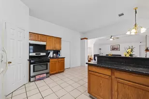 9927 Glenkirk Dr, Houston, TX 77089 - Photo 6