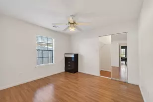 9927 Glenkirk Dr, Houston, TX 77089 - Photo 10