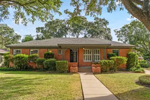 2404 Marguerite St, Bay City, TX 77414 - Photo 1