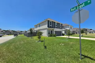 13703 Mariah Dr, Conroe, TX 77384 - Photo 2