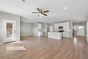 13009 Leisure Cove Dr, La Marque, TX 77568 - Photo 6