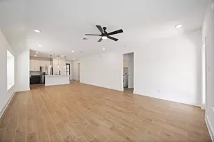 230 Magnolia Laurel Dr, Alvin, TX 77511 - Photo 18