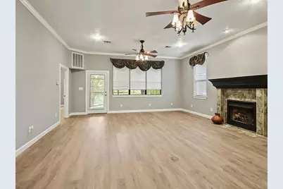 35 Susan Drive, Cleveland, TX 77327 - Photo 6