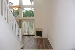 109 W 10th St, Houston, TX 77008 - Photo 2