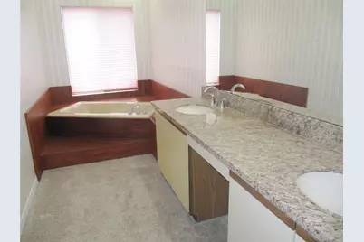 109 W 10 Street, Houston, TX 77008 - Photo 12