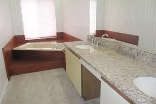 109 W 10th St, Houston, TX 77008 - Photo 12