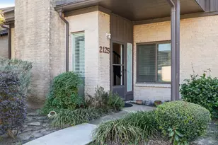 2125 Broadlawn Dr, Houston, TX 77058 - Photo 2