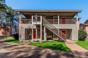 2404 Sycamore Ave, Huntsville, TX 77340 - Photo 2