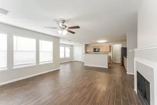 16102 Dawn Marie Ln, Sugar Land, TX 77498 - Photo 10