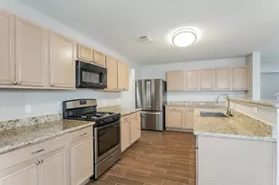 16102 Dawn Marie Ln, Sugar Land, TX 77498 - Photo 8