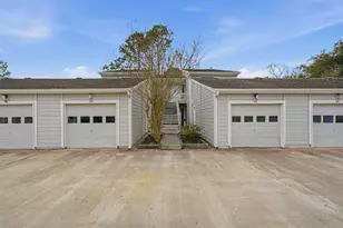 3 Hideaway Dr, Friendswood, TX 77546 - Photo 2