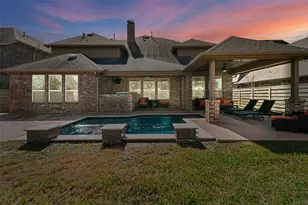 2735 Maple Oak Ln, Manvel, TX 77578 - Photo 1