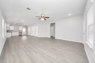 815 Jefferson Ave, Cleveland, TX 77327 - Photo 6
