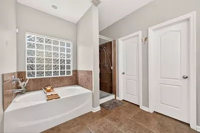 1057 Shadow Glenn Drive, Conroe, TX 77301 - Photo 24