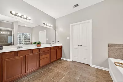 1057 Shadow Glenn Drive, Conroe, TX 77301 - Photo 26