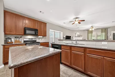 1057 Shadow Glenn Drive, Conroe, TX 77301 - Photo 18