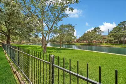 15927 Lake Loop Drive, Cypress, TX 77433 - Photo 12