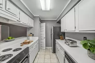 3131 Cummins St, Houston, TX 77027 - Photo 8