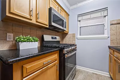 1404 Welch Street #7, Houston, TX 77006 - Photo 4
