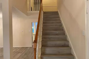 215 W New Meadows Dr, Sugar Land, TX 77479 - Photo 4