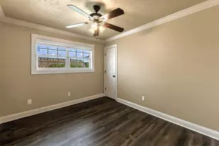 114 Elmwood St, Huntsville, TX 77320 - Photo 22