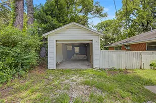 802 Cline St, Huntsville, TX 77340 - Photo 18