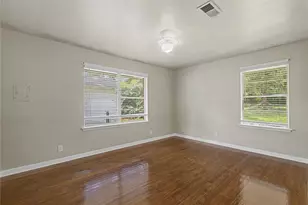 802 Cline St, Huntsville, TX 77340 - Photo 8