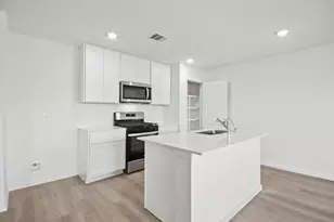 4532 Nevada Fls Dr, Conroe, TX 77303 - Photo 2