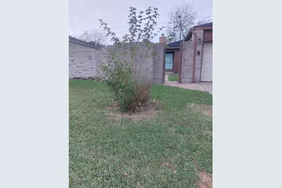 8151 Misty Ridge Lane, Houston, TX 77071 - Photo 4