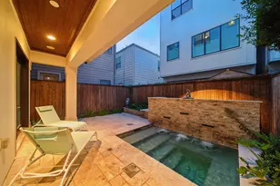 803 Bomar St, Houston, TX 77006 - Photo 2