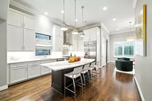 803 Bomar St, Houston, TX 77006 - Photo 10