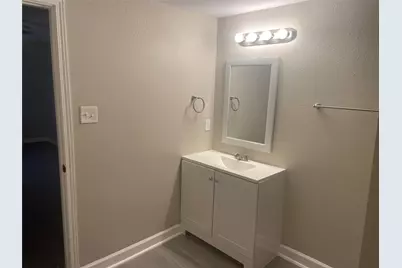 5959 Southgood Street, Houston, TX 77033 - Photo 14