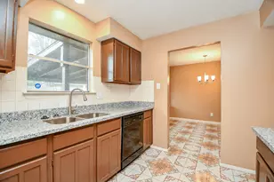 12011 Monument Valley Dr, Houston, TX 77067 - Photo 8