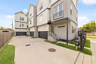 2308 Reinerman St, Houston, TX 77007 - Photo 2