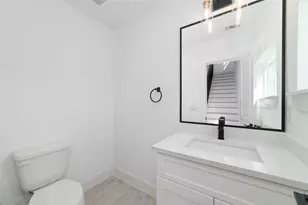 2308 Reinerman St, Houston, TX 77007 - Photo 10